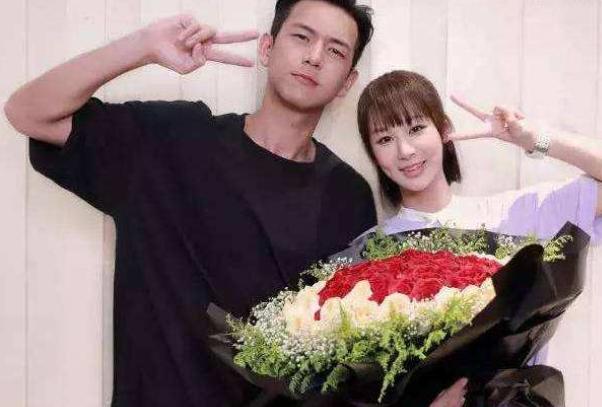杨紫人缘好不好，看看这4位男性朋友，团宠无疑了