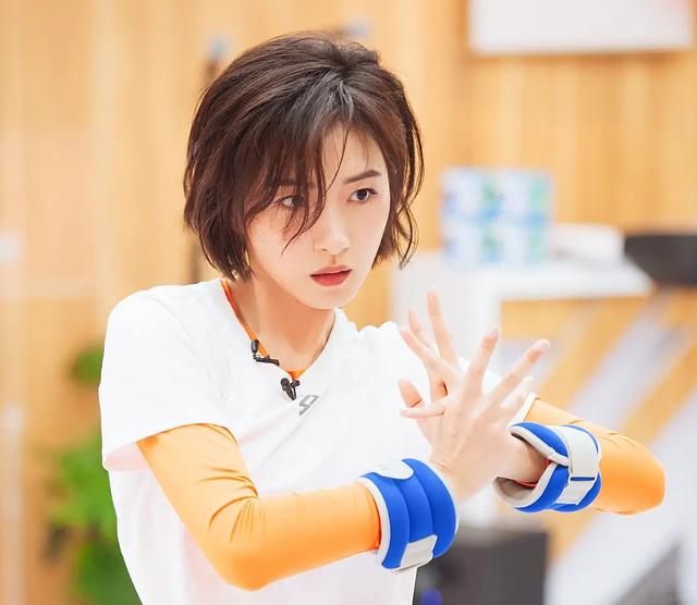 《浪姐》复活选手名单出炉，阿朵稳坐第一，万