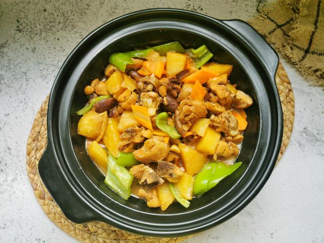 家庭版黄焖鸡，告诉你酱料比例，在家也能做出饭店的味道