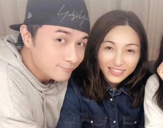 古巨基升级当爸，儿子发育得很健壮，52岁妻子生完孩子后却很沧桑