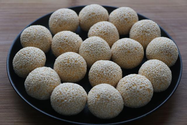 記住這幾點，保證做的芝麻球個個空心還酥脆，比賣的好吃10倍不止