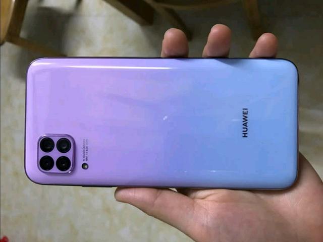 从2199跌至1638，8GB运存+40W快充，背面撞脸iPhone11