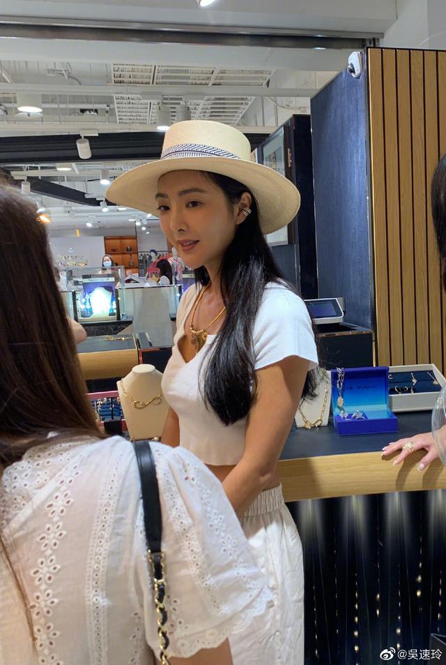 女儿|曹格儿子女儿长大了 才10岁就变成长腿少女joe完全认不出来了