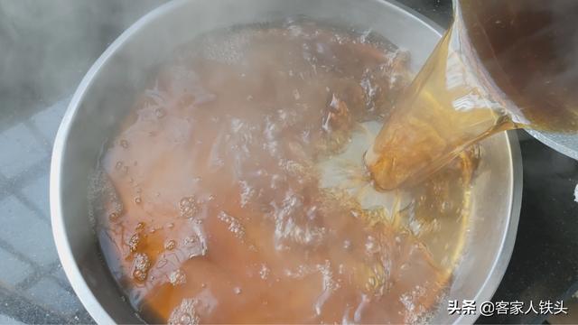 夏日冰爽菊花糕，外面吃6块1碗，在家做一锅8块，好吃下火还解暑