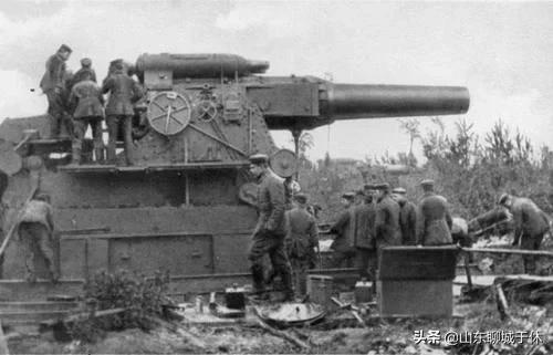 改变历史的一枚炮弹新兵打偏了一发炮弹，却成