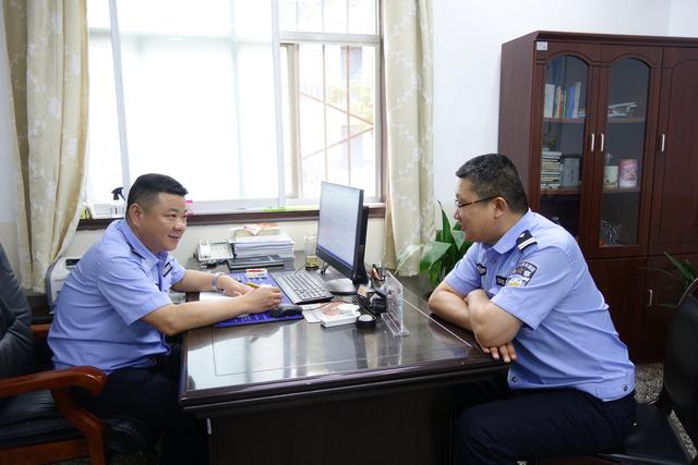 警徽心向党 忠诚铸警魂——桑树坪派出所党支部积极开展建党99周年纪念活动