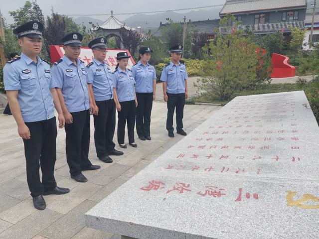 警徽心向党 忠诚铸警魂——桑树坪派出所党支部积极开展建党99周年纪念活动