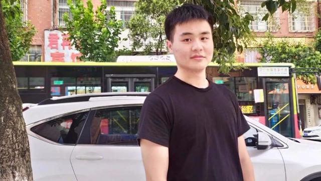 湖北武穴中学：放榜啦，文理科状元揭晓，看看是谁家的孩子？