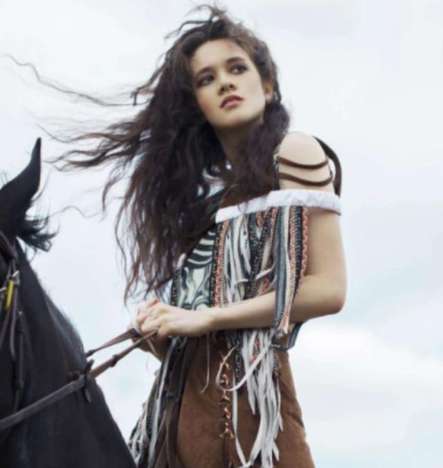 她才是《战狼2》原定女主！临时涨片酬被吴京换