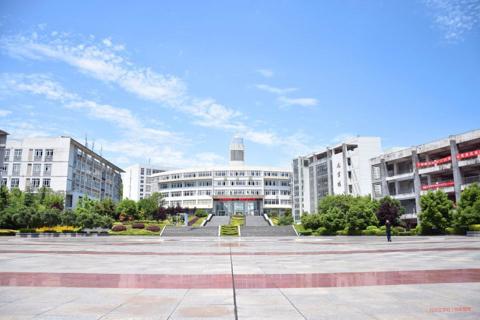 遂宁百年办学历史高校，还是四川省15所优质高职建设院校之一
