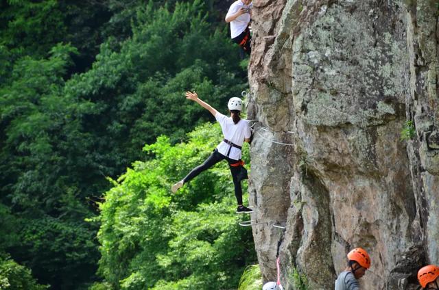寧波這個(gè)地方超適合畢業(yè)旅行，不僅景美人少，吃的、玩的都超nice