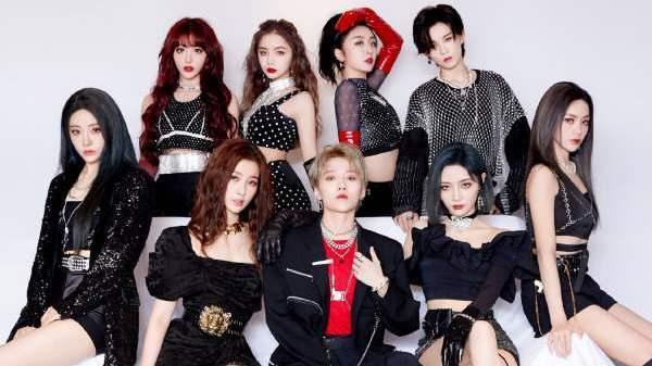 出道仅一个月，赵小棠实现弯道超车，手头资源