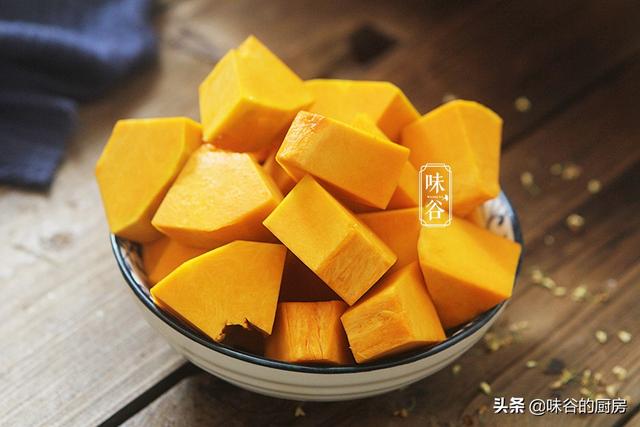 天越热这糖水越要多喝，清甜又滋润，做法简单省事，轻松度夏