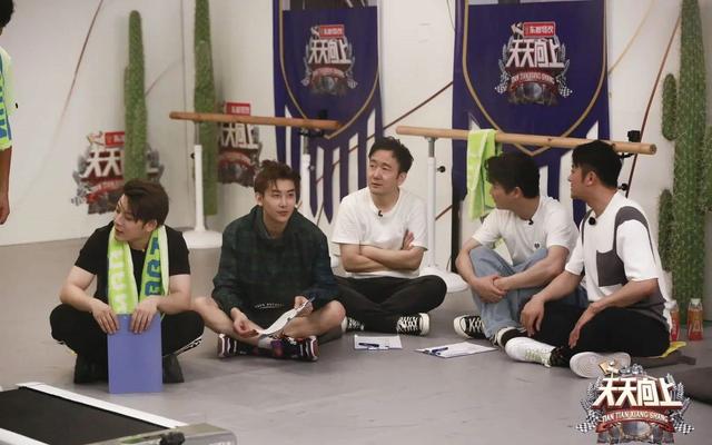 被曝涉嫌抄袭，收视率仅剩0.4，三个变化令《天天向上》走向没落