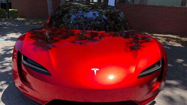 特斯成2700亿美元巨型公司，也许用不了几年就会与苹果有交集