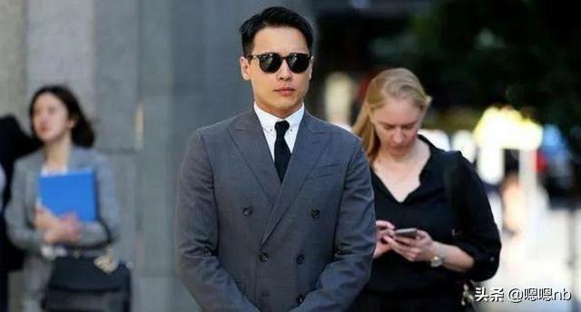 高云翔风波后首晒自拍，反串京剧扮相抢镜，却不小心写了错别字