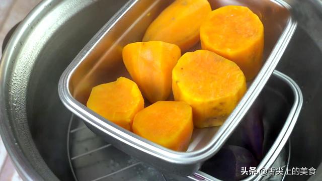 好吃的双色地瓜球做法，一口下去软糯香甜，美味小甜点