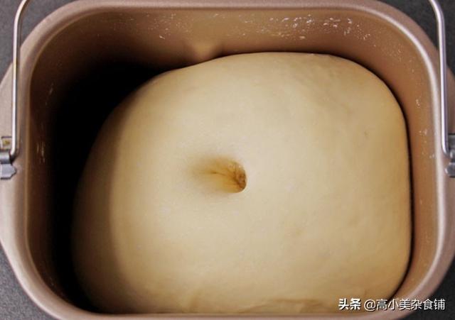 蜂蜜脆皮小面包—只是多加了一步，就让平凡无奇的面包惊艳起来