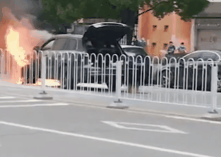 新能源车又起火了，电池越做越大，里程越来越