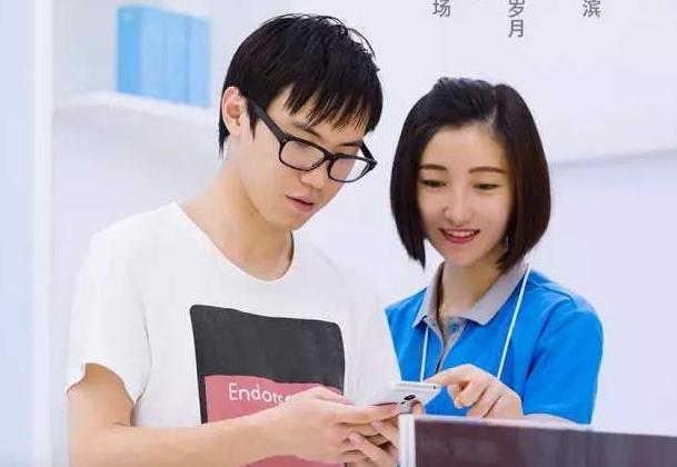 手机打破线上比线下便宜的常规，你还不快学起来？