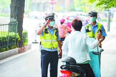 7月1日起，全國(guó)多地電動(dòng)車整治，要求戴頭盔，看看會(huì)影響到你嗎