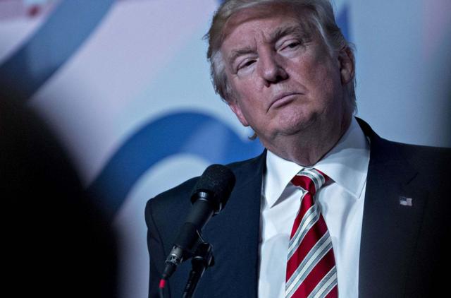 特朗普突然宣布，蓬佩奥“得救”了？美媒怒批：他还不如小学生