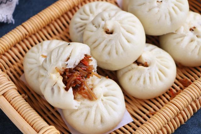 這2樣食材做素餡兒包子，實在是太美味了，出鍋一口氣吃5個，香