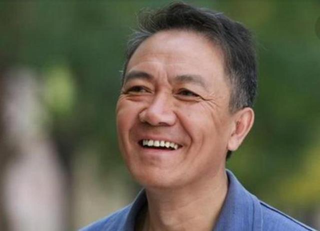 与原配结婚24年的李幼斌，为何宁愿净身出户，也要娶三婚的史兰芽