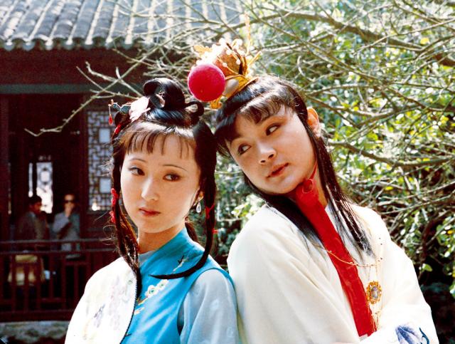 陈晓旭离世13年，当年陪她一同出家的痴情丈夫，如今还俗再娶了吗