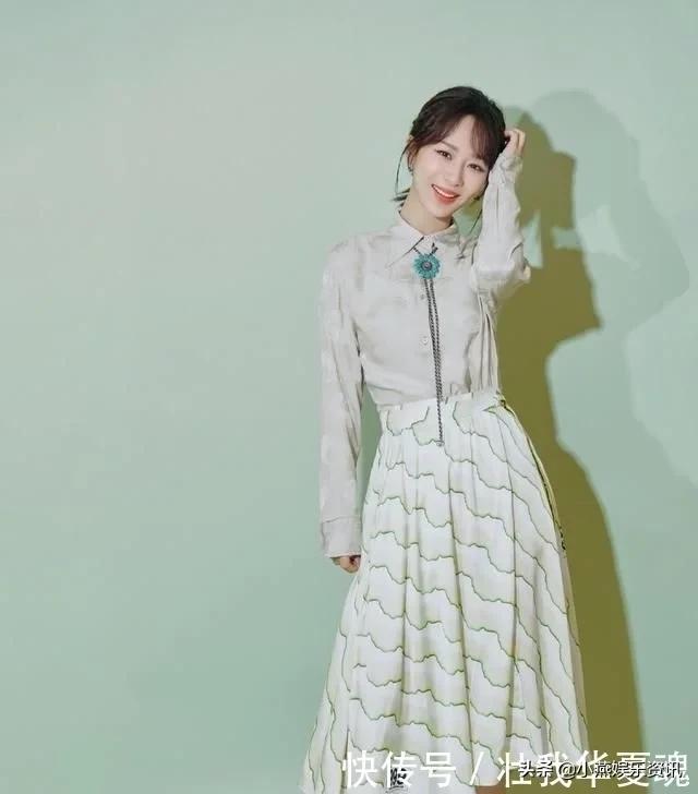 杨紫造型师终于给力了，薄荷绿轻纱裙+麻花辫，怎么看都是小公主
