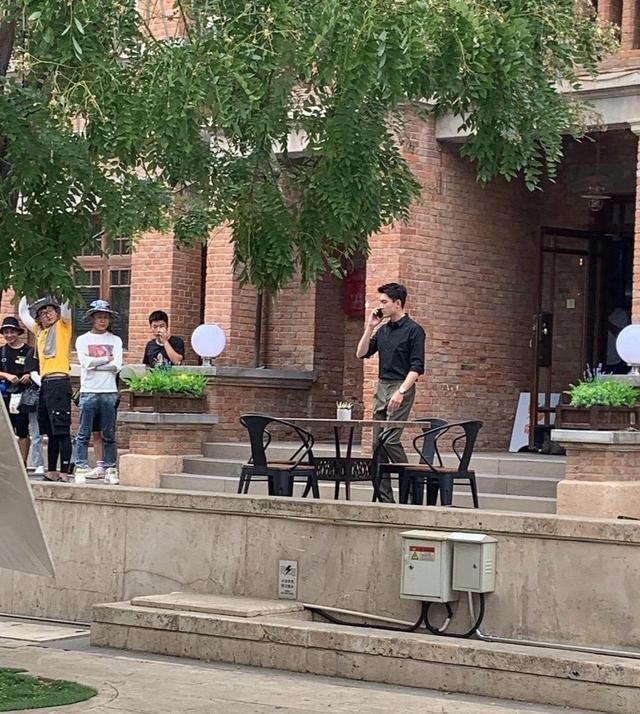 林更新新剧开拍，化身霸道总裁超有范，大长腿