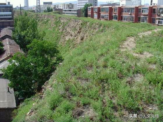 你见过修缮以前的大同古城墙吗？