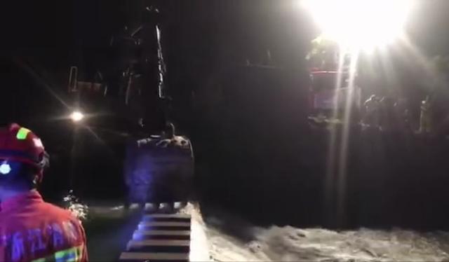 痛心！一女孩游泳被吸入水坝底部排水管不幸身亡！天热这些事必须重视