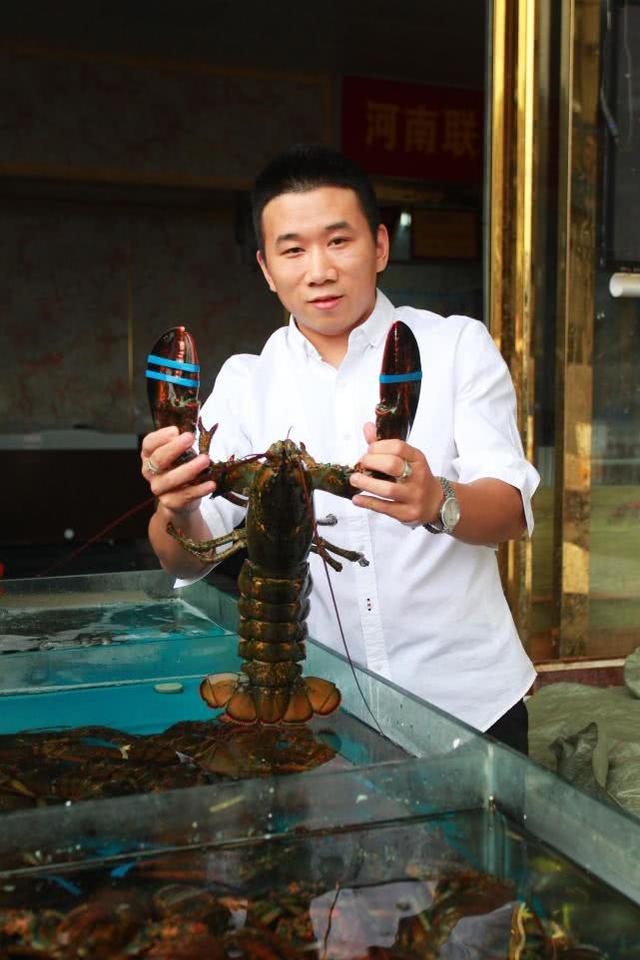 河南小伙创业卖海鲜，一天销量达20吨，多亏了这些“小手段”…