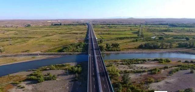 新疆又一条公路即将通车，以后去乌鲁木齐、阿勒泰更方便了