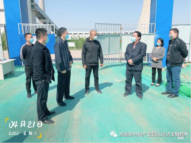 区工信局局长巨云兴到园区调研
