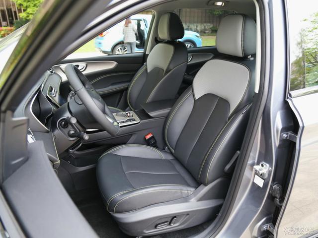 新车标\u002F斑马系统 荣威RX5 PLUS到底香不香？