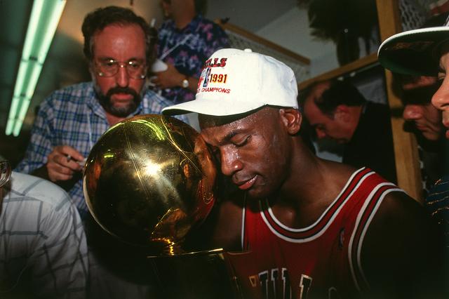 韦德谈乔丹夺冠后痛哭：父亲无法见证才是真正的痛苦啊