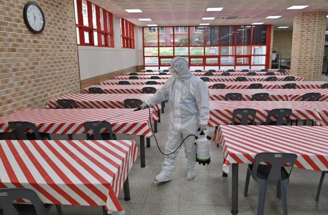 韩国聚集性疫情趋稳　学生线下开学在即