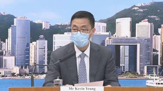 要求严办“汉奸”考题后，香港教育局局长儿子