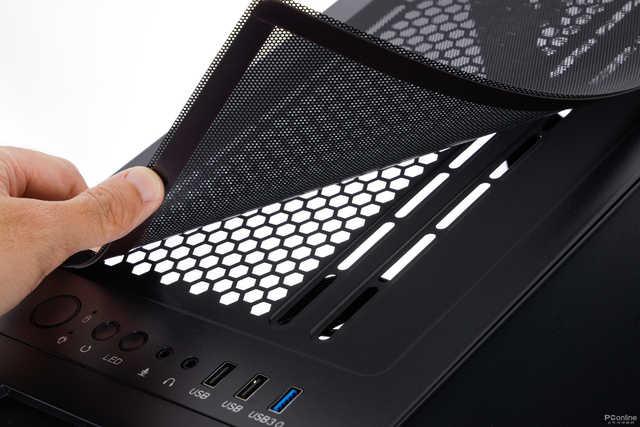 半侧透又贵又丑？200块的全景侧透机箱了解一下