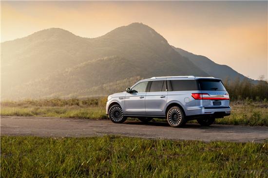 全新林肯领航员Navigator L长轴版与全新林肯领航员