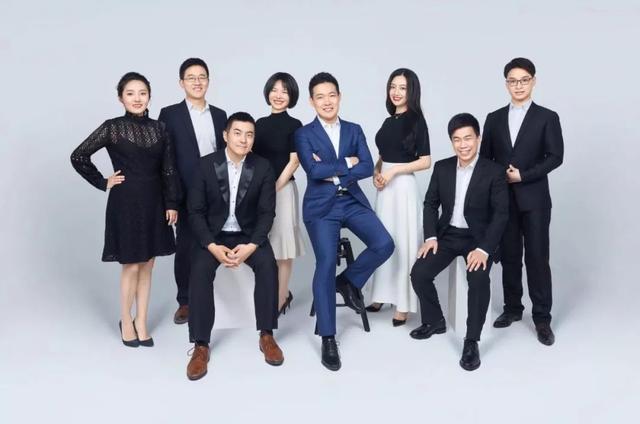 开源，用To C时代网络效应的打法做To B基础软件