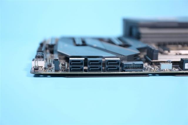 内存超频能力依旧拔群！微星MEG Z490 ACE主板评测