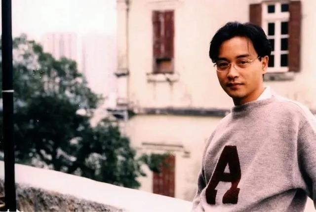 30年前的男明星，也太會穿了吧