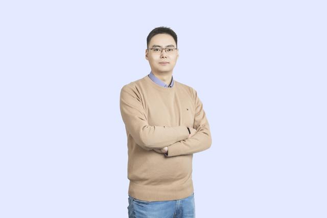 4个年轻人，一起创业8年，再难也没放弃，今年