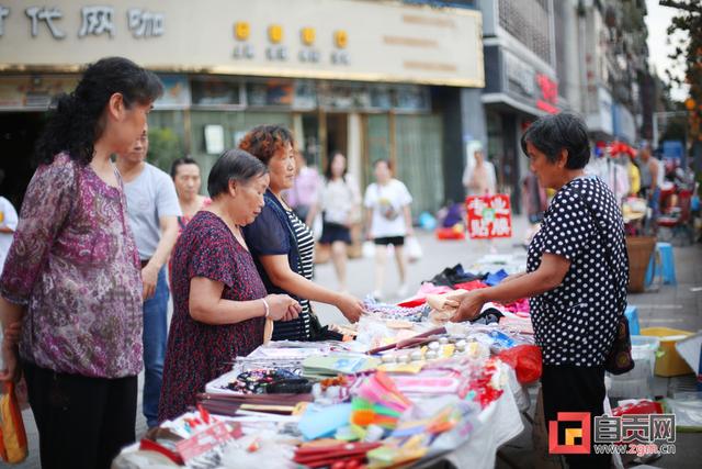 地摊走起！自贡人熟悉的烟火气又回来了