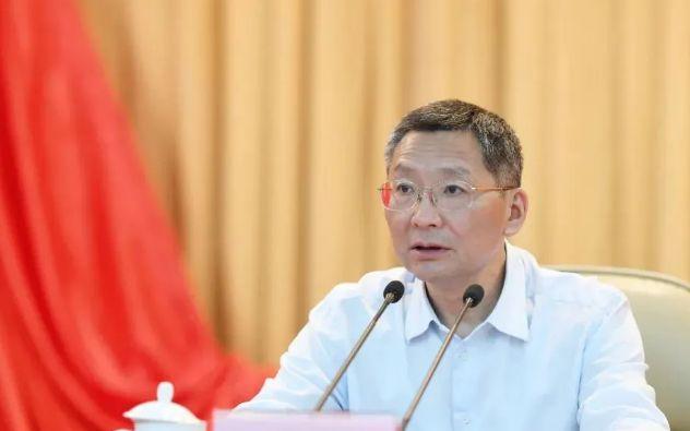 盐城书记：中小学教室空调再开不了，政府大楼