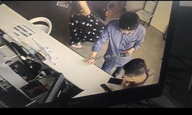 抓到了贼还截获了他发的快递！这个警察蜀黍有