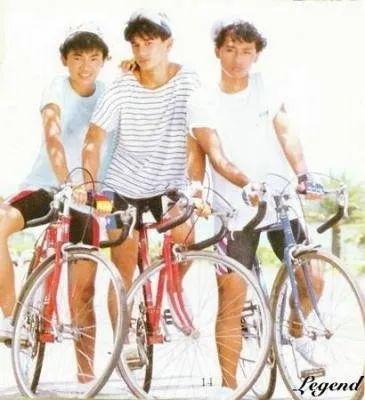 直男穿露大腿的超短裤，是30年前的火辣潮流